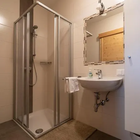 Alpenherz アパート ノイシュティフト・イム・シュトゥーバイタール